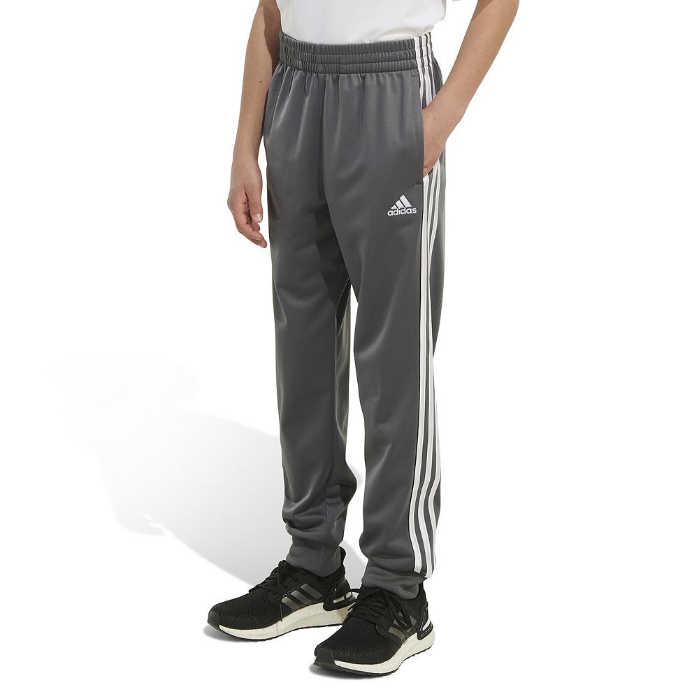 Брюки adidas Tricot Jogger для мальчиков 8–20 лет Adidas, цвет Gray Five
Брюки adidas Tricot Jogger для мальчиков 8–20 лет Adidas, цвет Gray Five