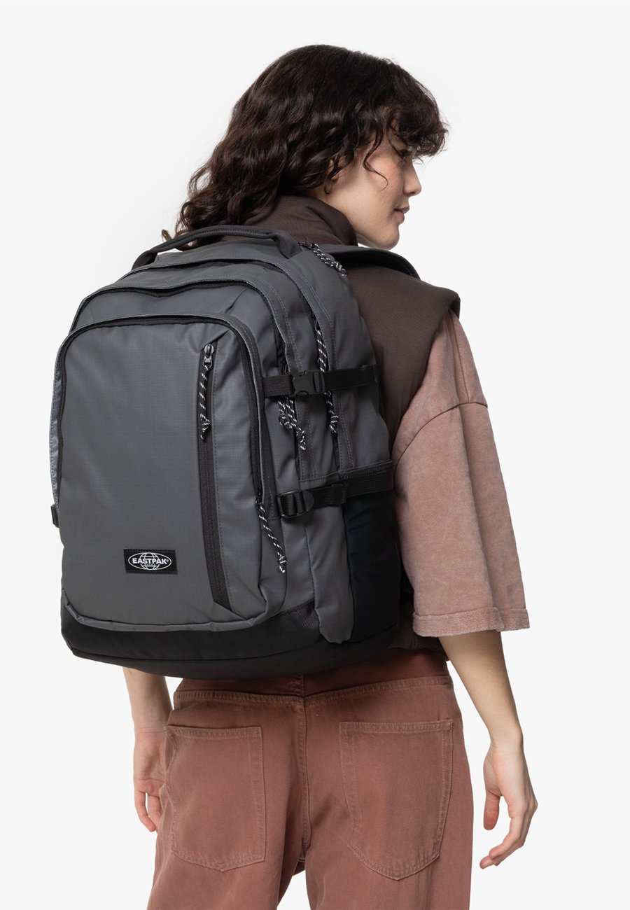 Рюкзак Eastpak Rucksack, Cs Rip Grey/Grey
Рюкзак Eastpak Rucksack, Cs Rip Grey/Grey
