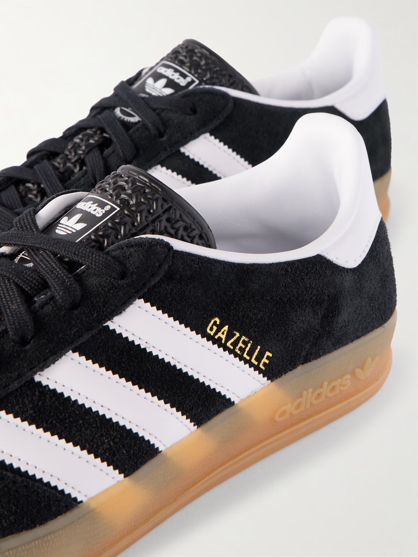 Кроссовки Gazelle Indoor из замши с отделкой из искусственной кожи ADIDAS ORIGINALS, черный
Кроссовки Gazelle Indoor из замши с отделкой из искусственной кожи ADIDAS ORIGINALS, черный