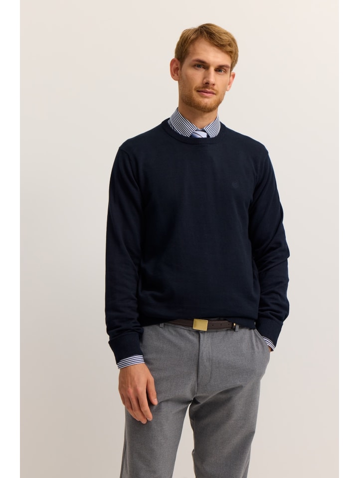 Свитер с круглым вырезом, цвет 390-темно-синий Bugatti
Свитер с круглым вырезом, цвет 390-темно-синий Bugatti