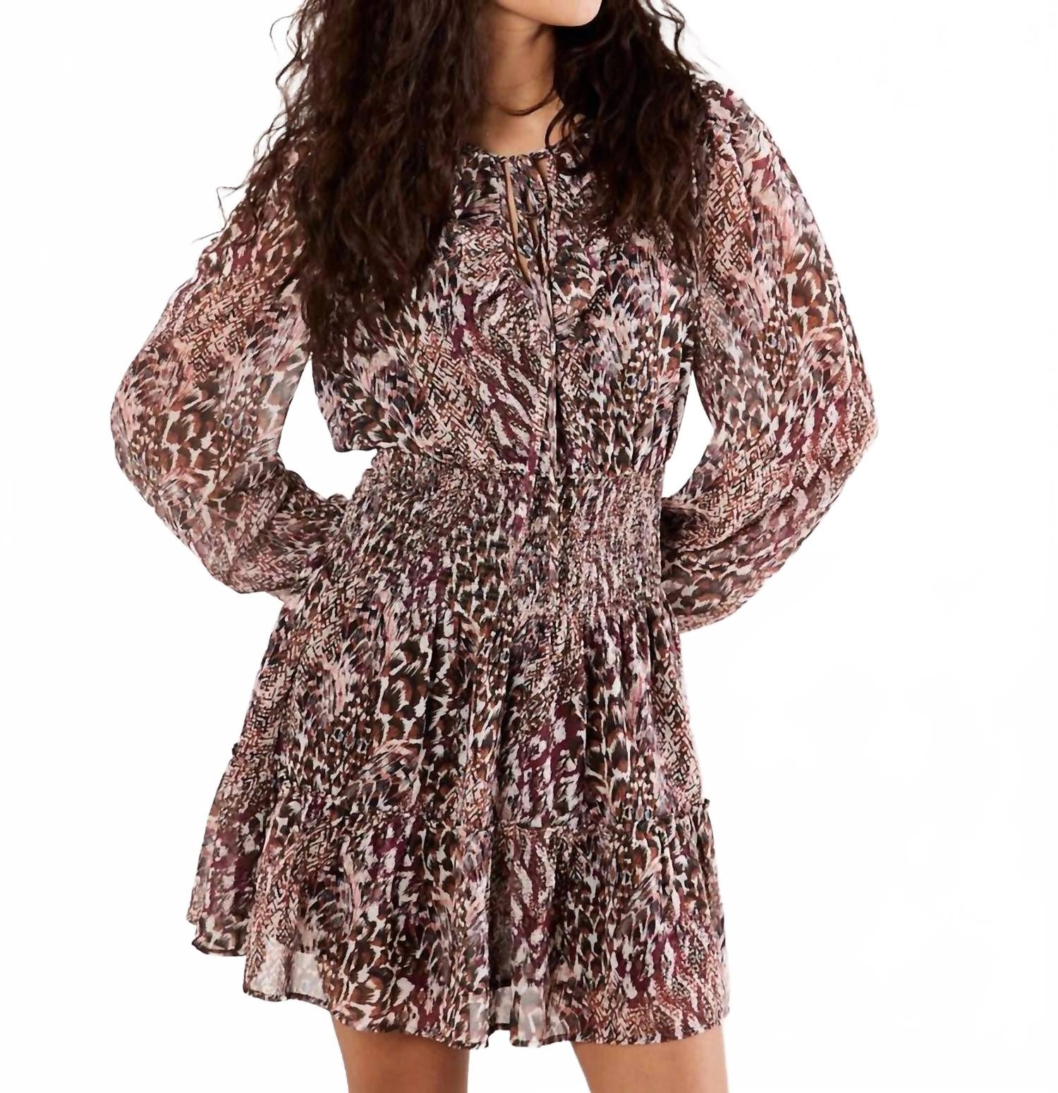 Платье с рюшами и перьями в стиле пэчворк бордового цвета Apricot, бургундия
Платье с рюшами и перьями в стиле пэчворк бордового цвета Apricot, бургундия