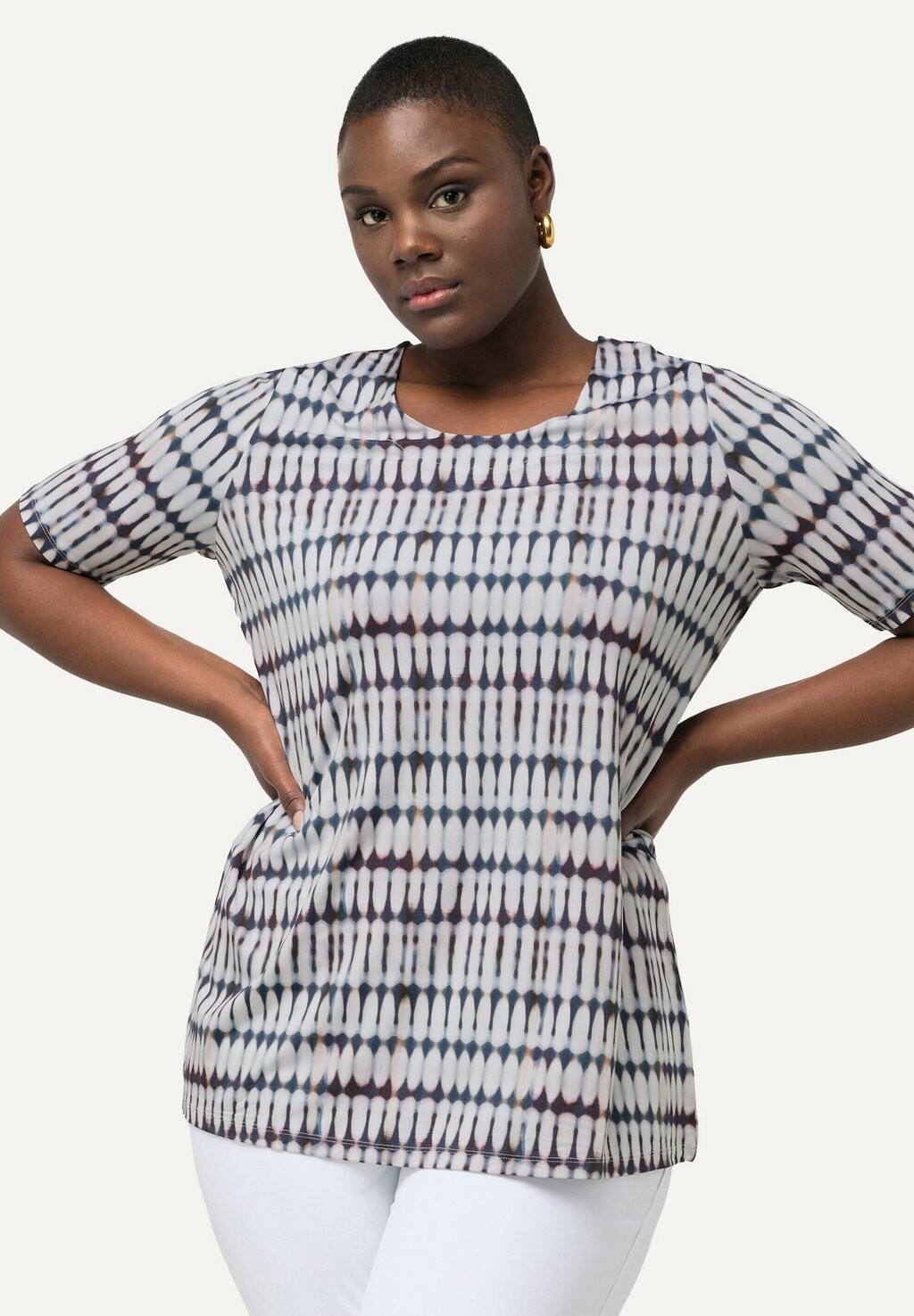 Блуза SHORT SLEEVE SLINKY Ulla Popken, темно-синий
Блуза SHORT SLEEVE SLINKY Ulla Popken, темно-синий