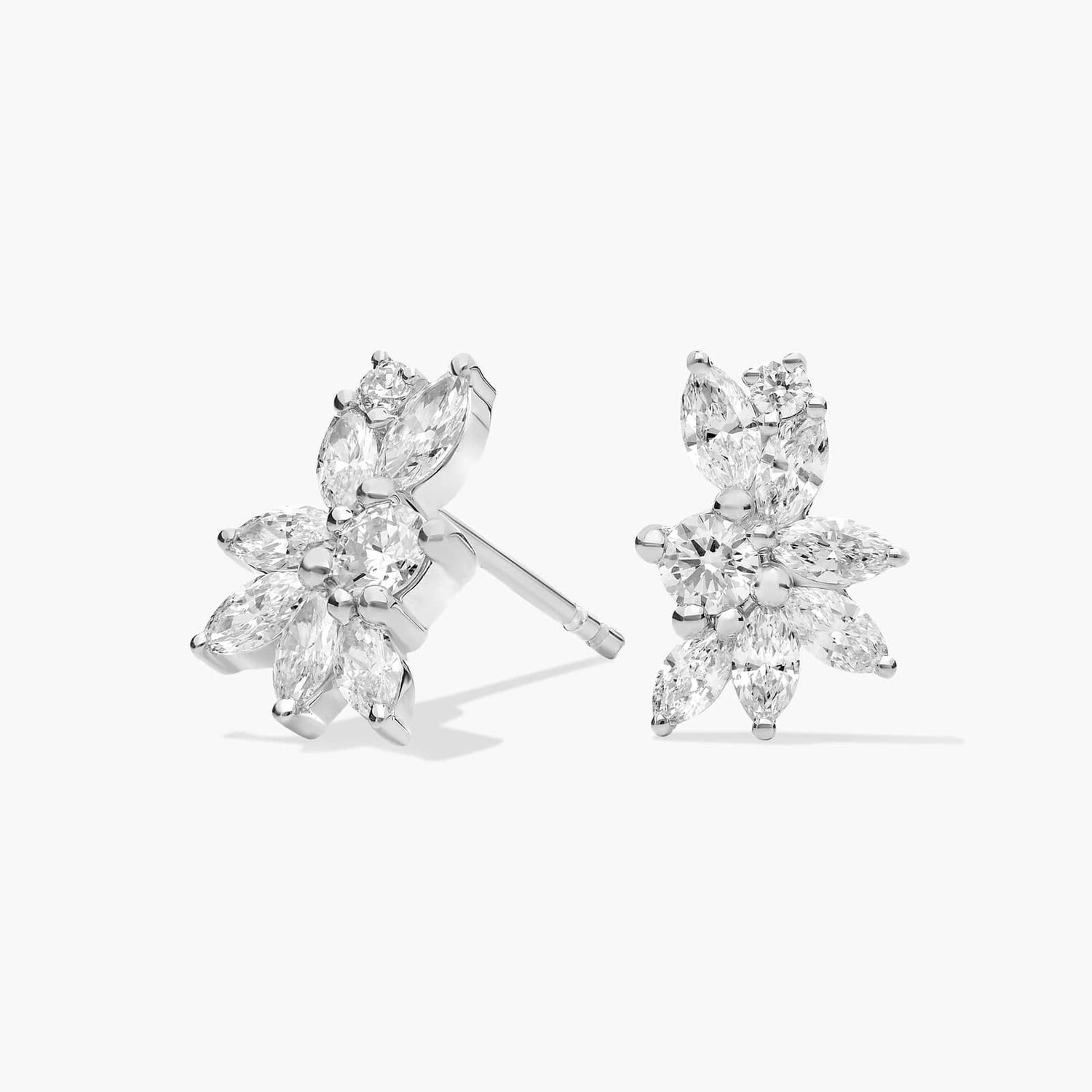 Серьги-гвоздики с бриллиантовой гроздью из белого золота 14 карат (1 карат, два) Blue Nile