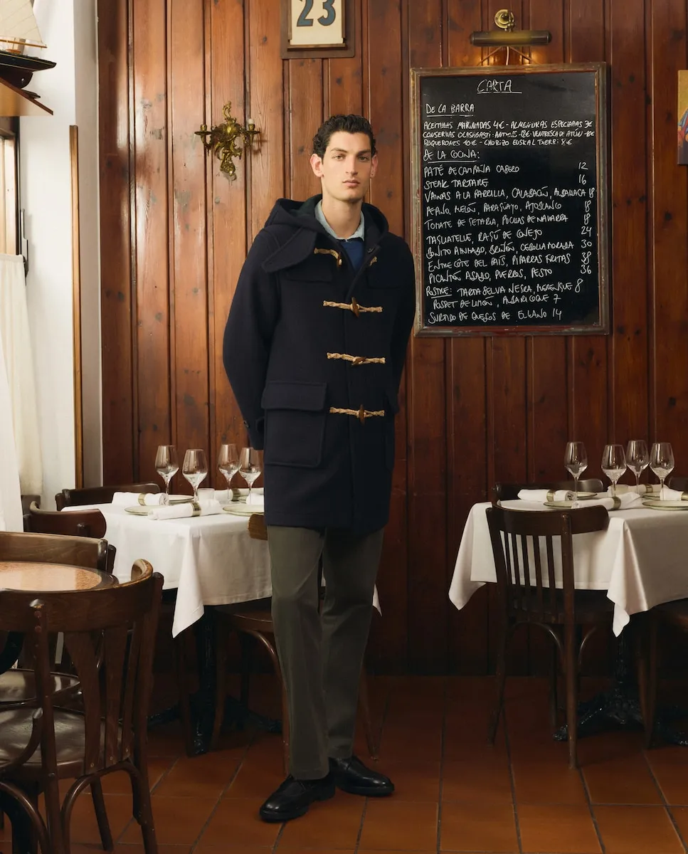 Мужское пальто из шерсти в стиле тренч с капюшоном Emidio Tucci, темно-синий
Мужское пальто из шерсти в стиле тренч с капюшоном Emidio Tucci, темно-синий