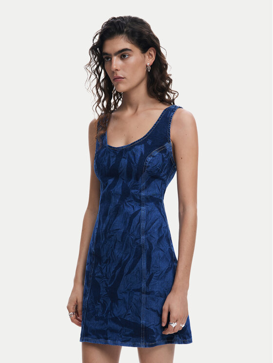 Облегающее джинсовое платье 25SWVD01 Desigual, синий
Облегающее джинсовое платье 25SWVD01 Desigual, синий