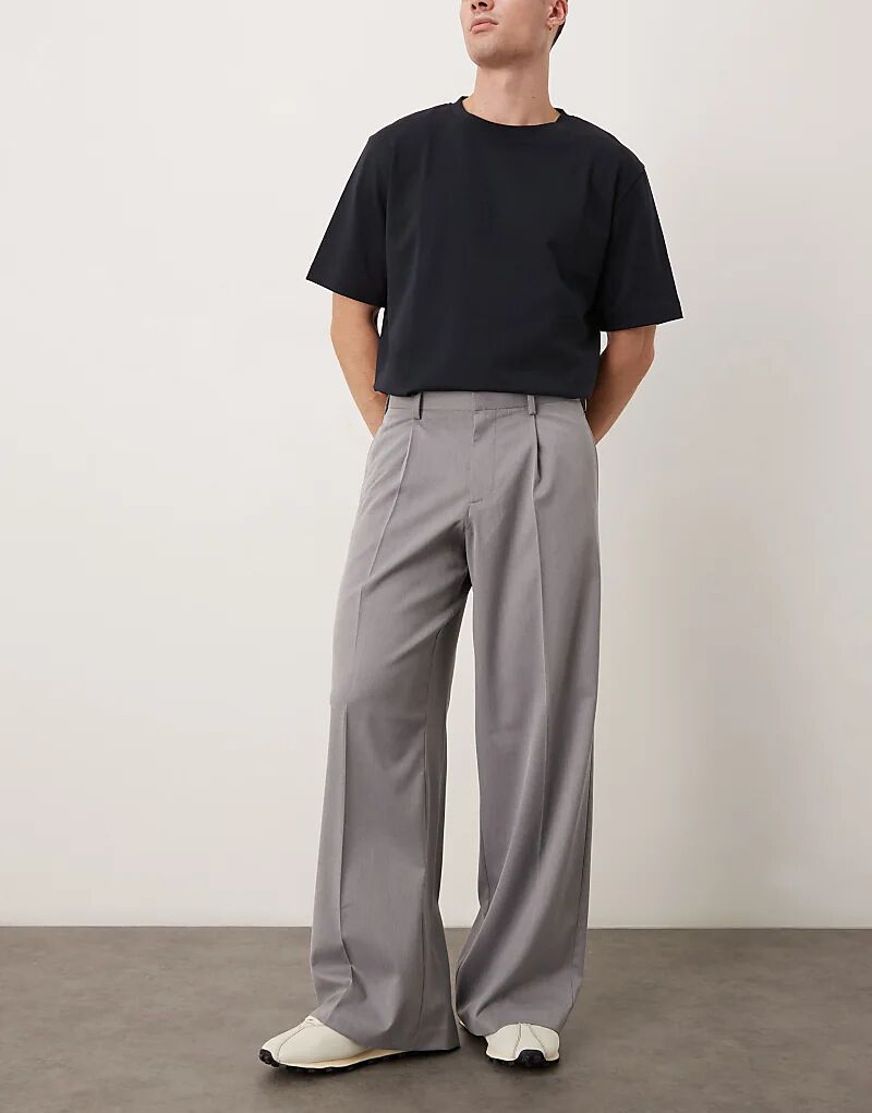 Элегантные брюки свободного кроя со складками ASOS DESIGN серого цвета
Элегантные брюки свободного кроя со складками ASOS DESIGN серого цвета