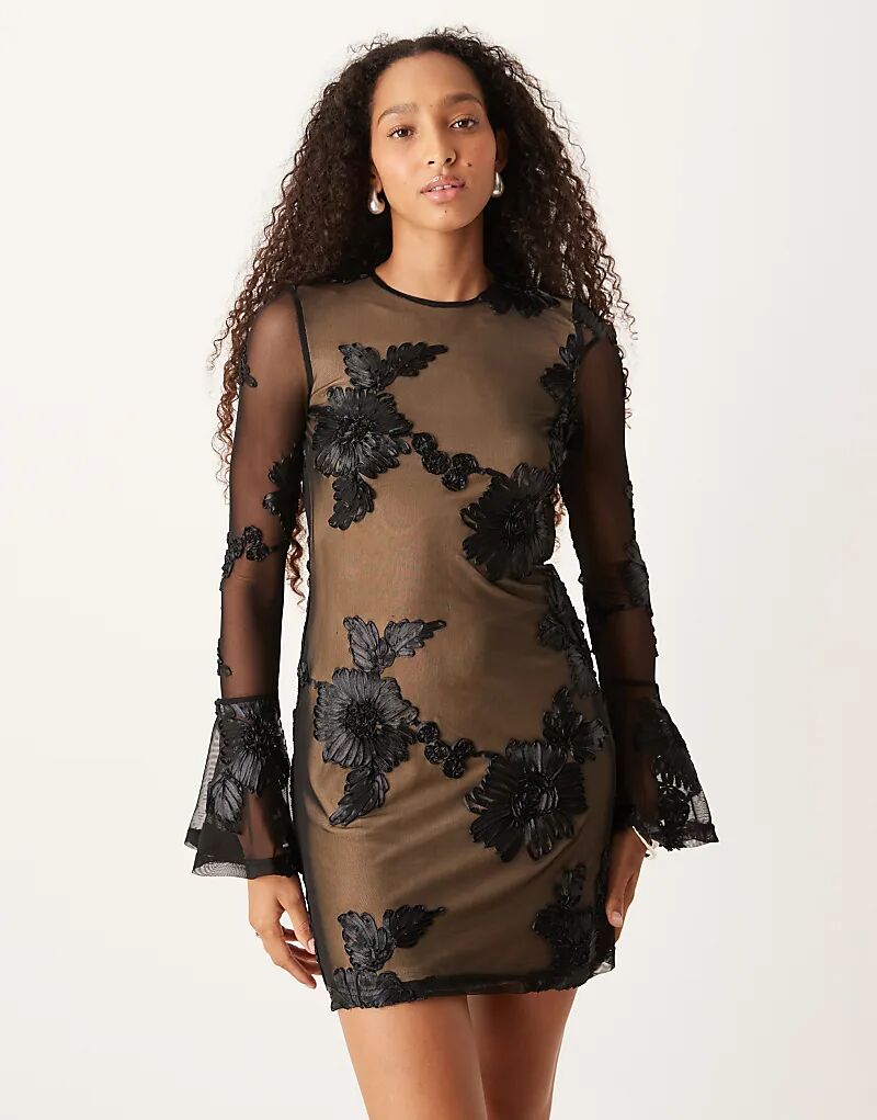 Мини-платье Amy Lynn 3D с рукавами-колокольчиками и вырезом на спине, черное
Мини-платье Amy Lynn 3D с рукавами-колокольчиками и вырезом на спине, черное