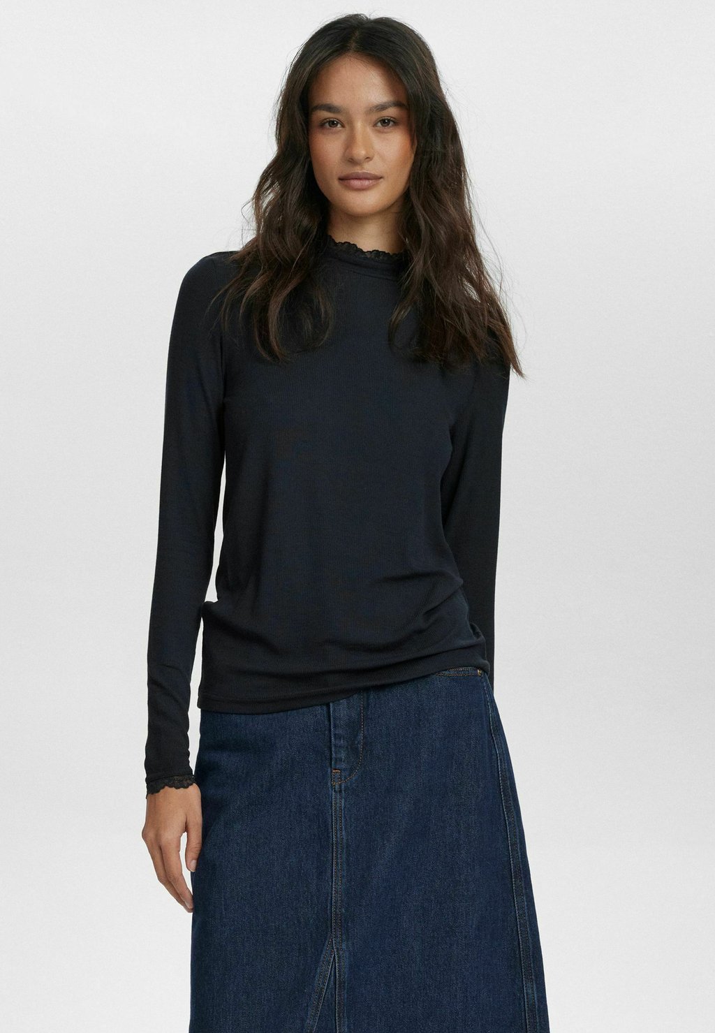 Топ с длинными рукавами NUBOWIE LACE BLOUSE Nümph, черный
Топ с длинными рукавами NUBOWIE LACE BLOUSE Nümph, черный