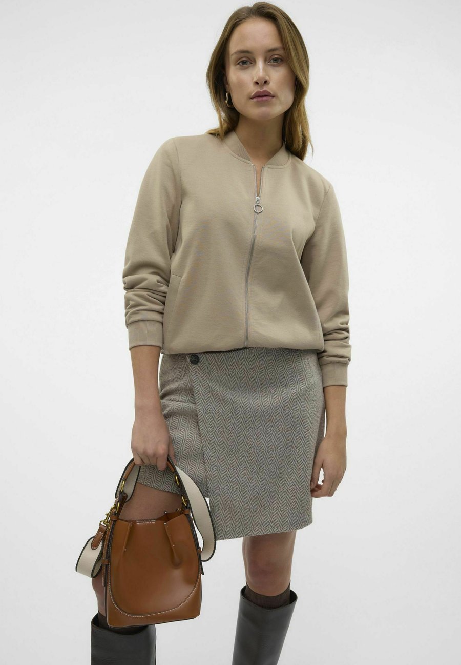 Толстовка Vero Moda VMHARUKI LEICHTE, Silver Mink/Beige, Серебристый, Толстовка Vero Moda VMHARUKI LEICHTE, Silver Mink/Beige
Толстовка Vero Moda VMHARUKI LEICHTE, Silver Mink/Beige, Серебристый, Толстовка Vero Moda VMHARUKI LEICHTE, Silver Mink/Beige