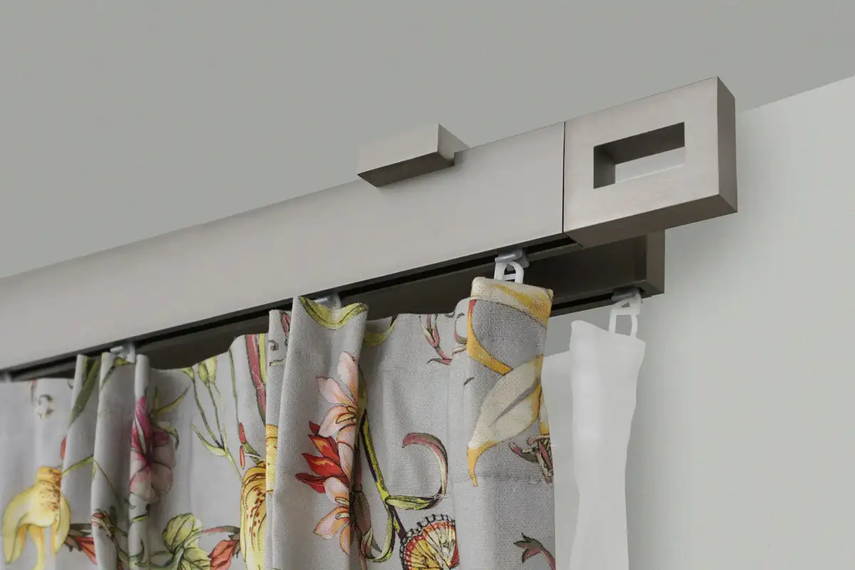 Карниз для штор GARESA "FLAT", 2 направляющие, желаемая длина, прямоугольный профиль, потолочный монтаж, идеальный ход, современный, выдвижной 370 см, цвет vernickelt
Карниз для штор GARESA "FLAT", 2 направляющие, желаемая длина, прямоугольный профиль, потолочный монтаж, идеальный ход, современный, выдвижной 370 см, цвет vernickelt