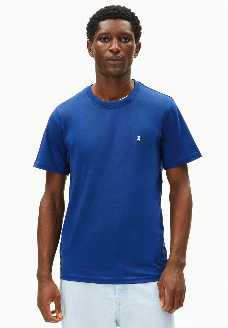 Футболка ARMEDANGELS LAARON, Dark Wave/Dark Blue, Синий, Футболка ARMEDANGELS LAARON, Dark Wave/Dark Blue
Футболка ARMEDANGELS LAARON, Dark Wave/Dark Blue, Синий, Футболка ARMEDANGELS LAARON, Dark Wave/Dark Blue