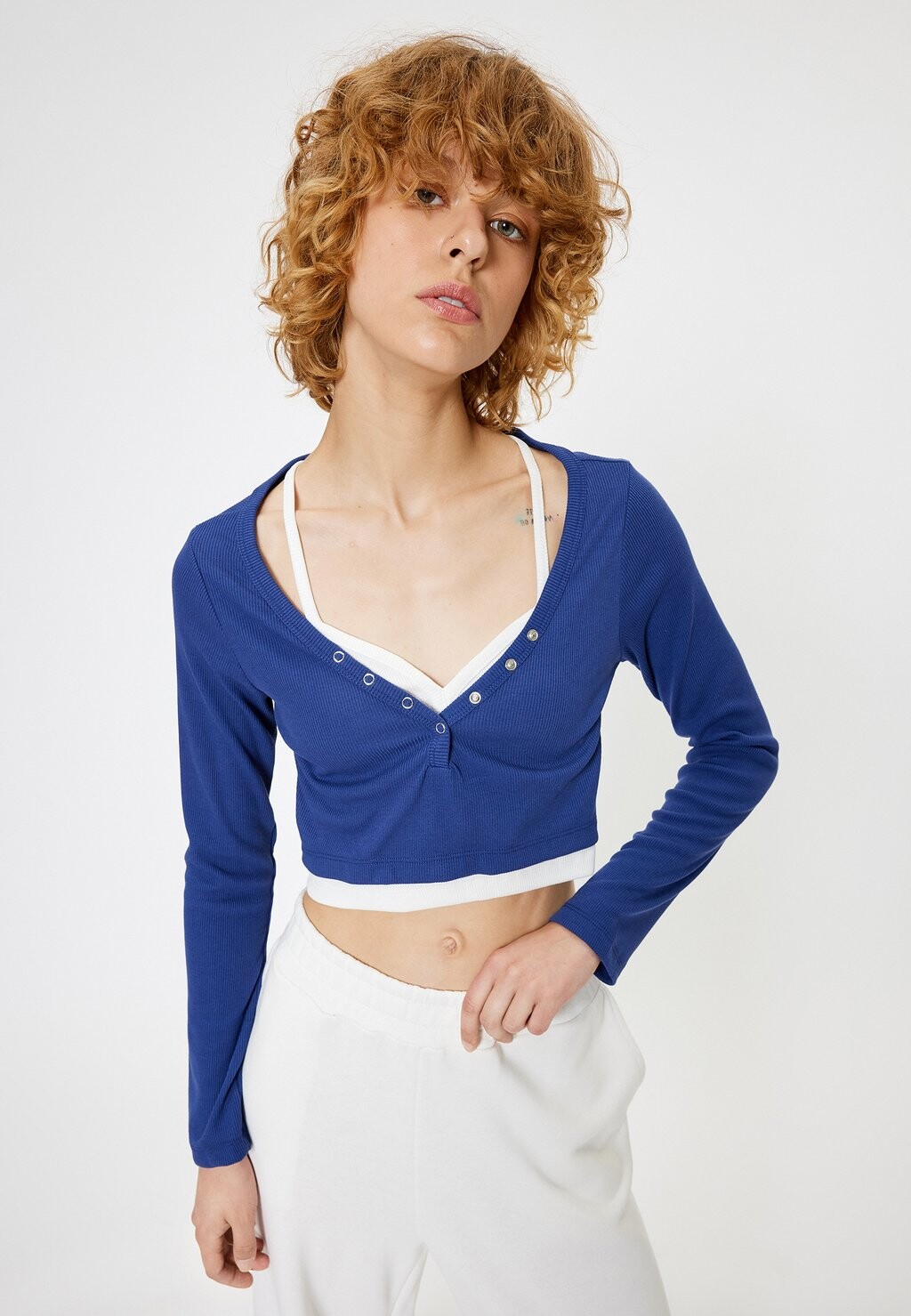 Топ с длинными рукавами Koton, темно-синий
Топ с длинными рукавами Koton, темно-синий