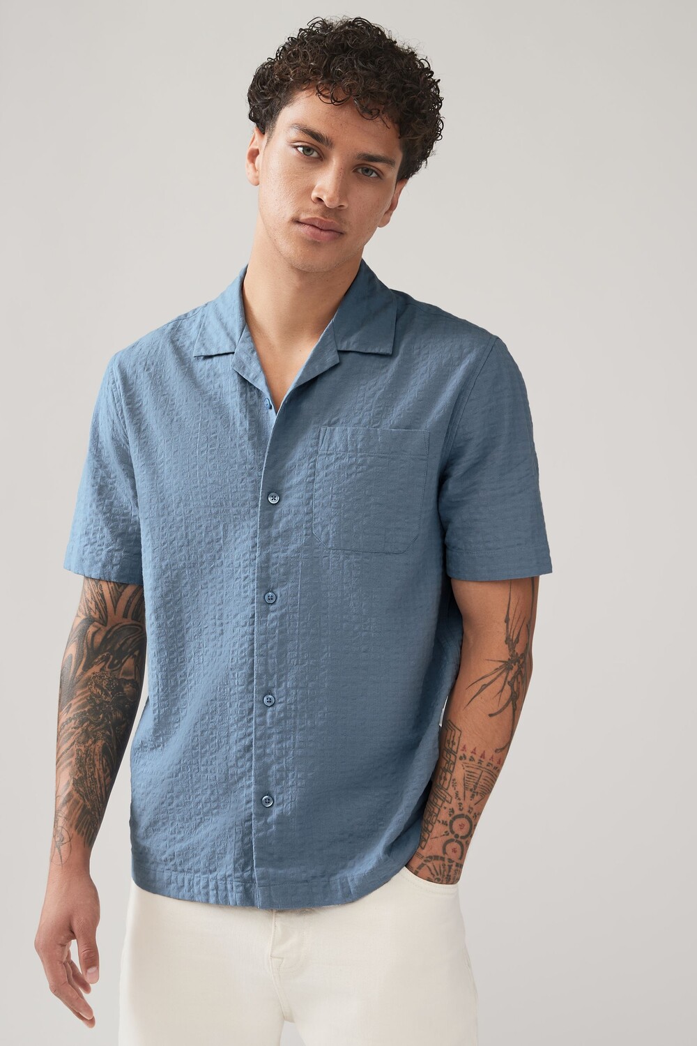 Рубашка из 100% хлопка сирсакер с короткими рукавами и кубинским воротником Next, синий
Рубашка из 100% хлопка сирсакер с короткими рукавами и кубинским воротником Next, синий