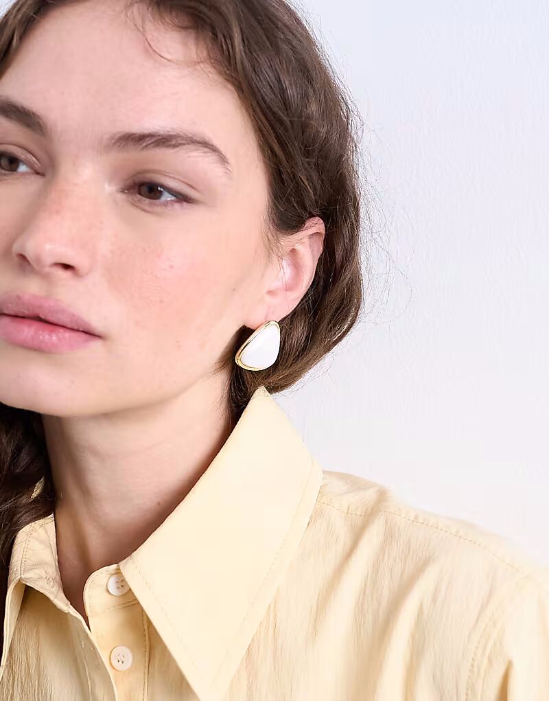 Треугольные серьги-гвоздики Bobbi с жемчугом в золоте Topshop
Треугольные серьги-гвоздики Bobbi с жемчугом в золоте Topshop