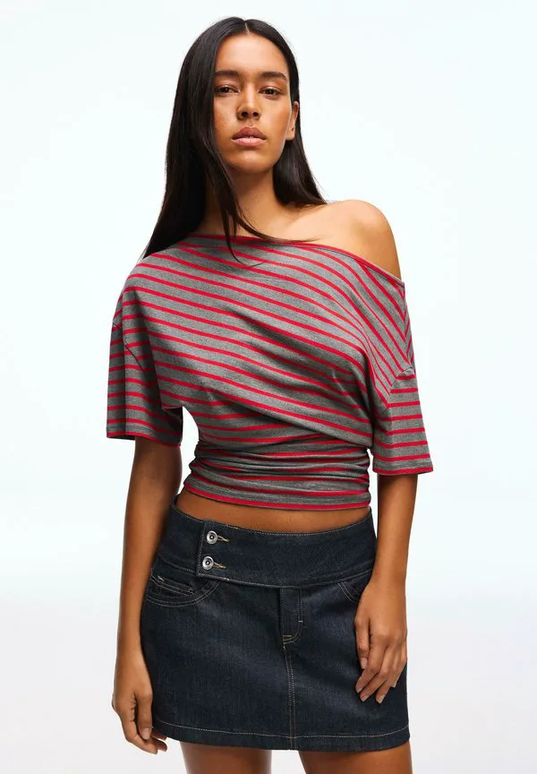 Базовая футболка с коротким рукавом Bershka, Red, Красный, Базовая футболка с коротким рукавом Bershka, Red
Базовая футболка с коротким рукавом Bershka, Red, Красный, Базовая футболка с коротким рукавом Bershka, Red