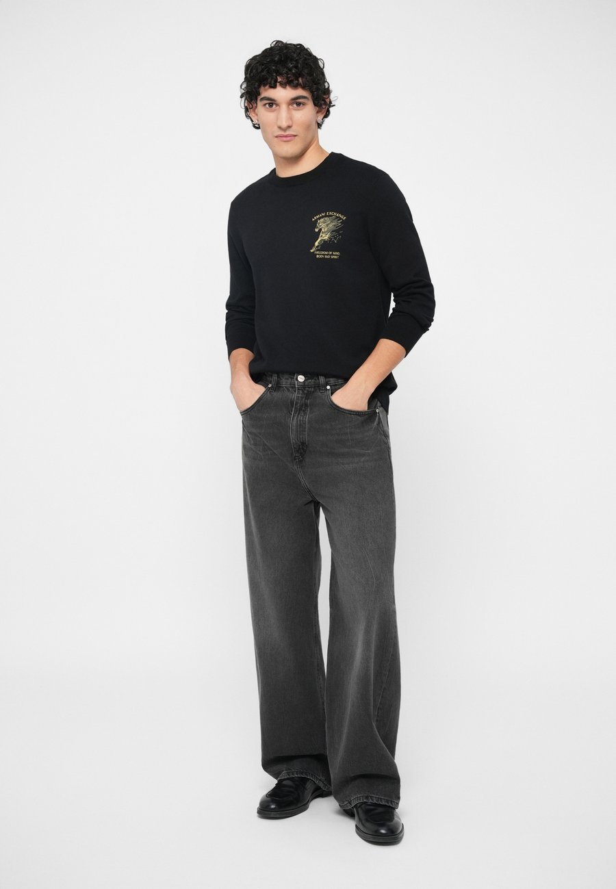 Джемпер Armani Exchange PULLOVER UNISEX, Black
Джемпер Armani Exchange PULLOVER UNISEX, Black