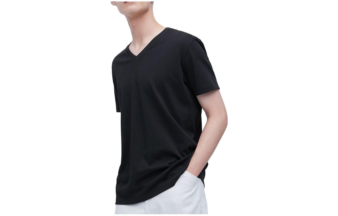 Футболка унисекс черная Uniqlo, черный 
Футболка унисекс черная Uniqlo, черный