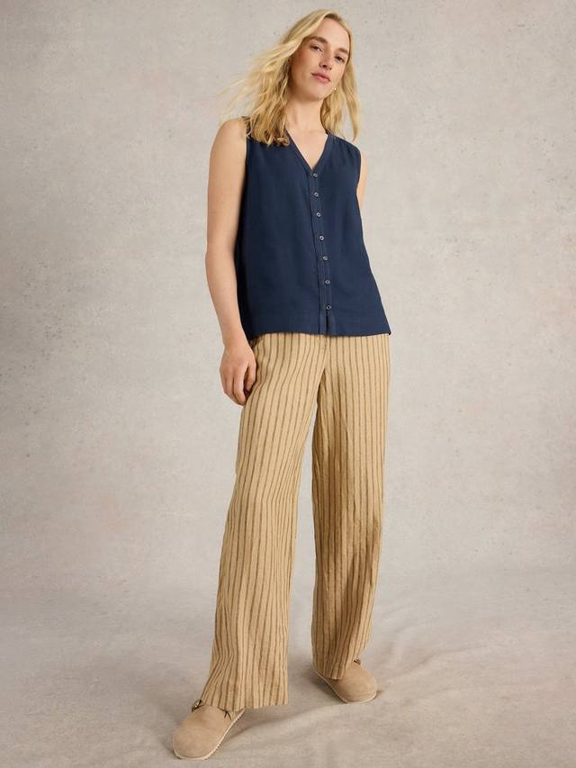 Топ-жилет на пуговицах спереди из льняной смеси delilah White Stuff, темно-синий
Топ-жилет на пуговицах спереди из льняной смеси delilah White Stuff, темно-синий