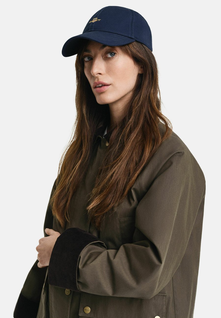 Бейсболка GANT SHIELD, Marine/Blue
Бейсболка GANT SHIELD, Marine/Blue