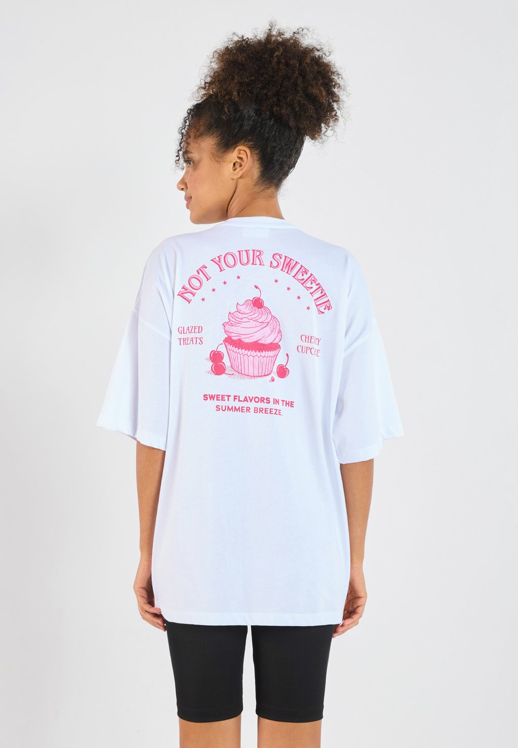 Футболка с принтом Even&Odd, белый
Футболка с принтом Even&Odd, белый