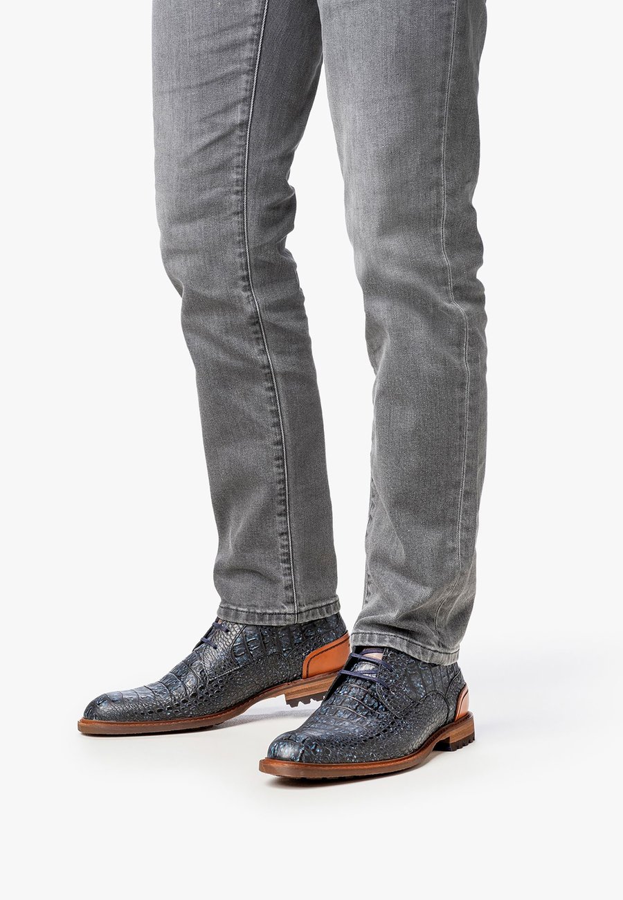 Ботинки Floris van Bommel Lace-up ankle boots, Darkblue/Dark Blue
Ботинки Floris van Bommel Lace-up ankle boots, Darkblue/Dark Blue