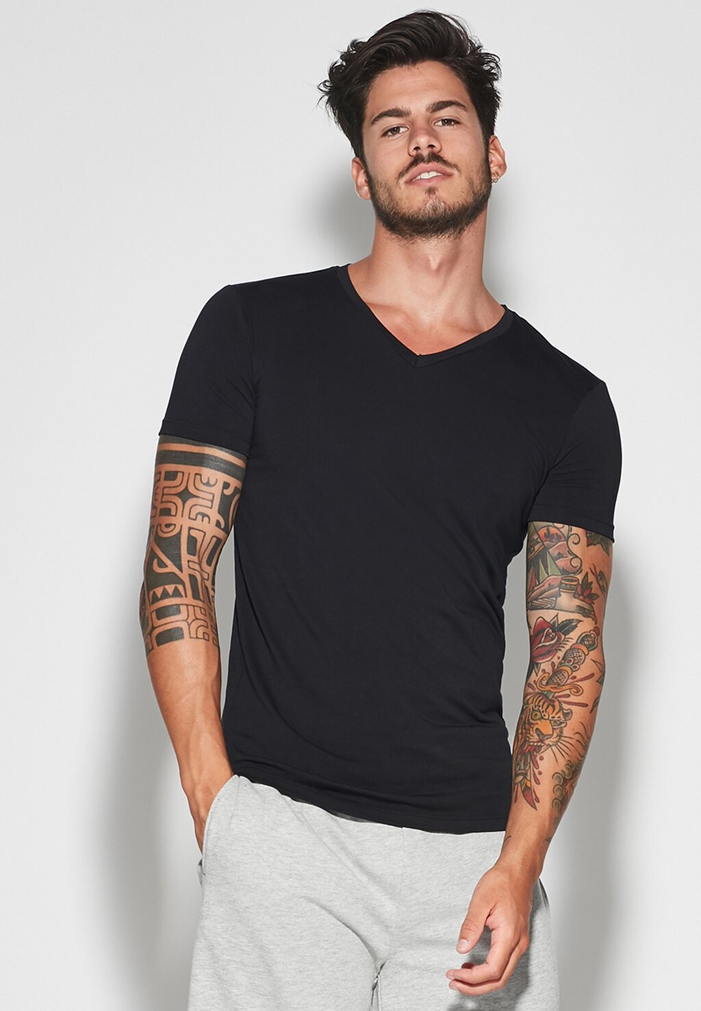 Футболка базовая STRETCH V NECK Tezenis, цвет nero
Футболка базовая STRETCH V NECK Tezenis, цвет nero