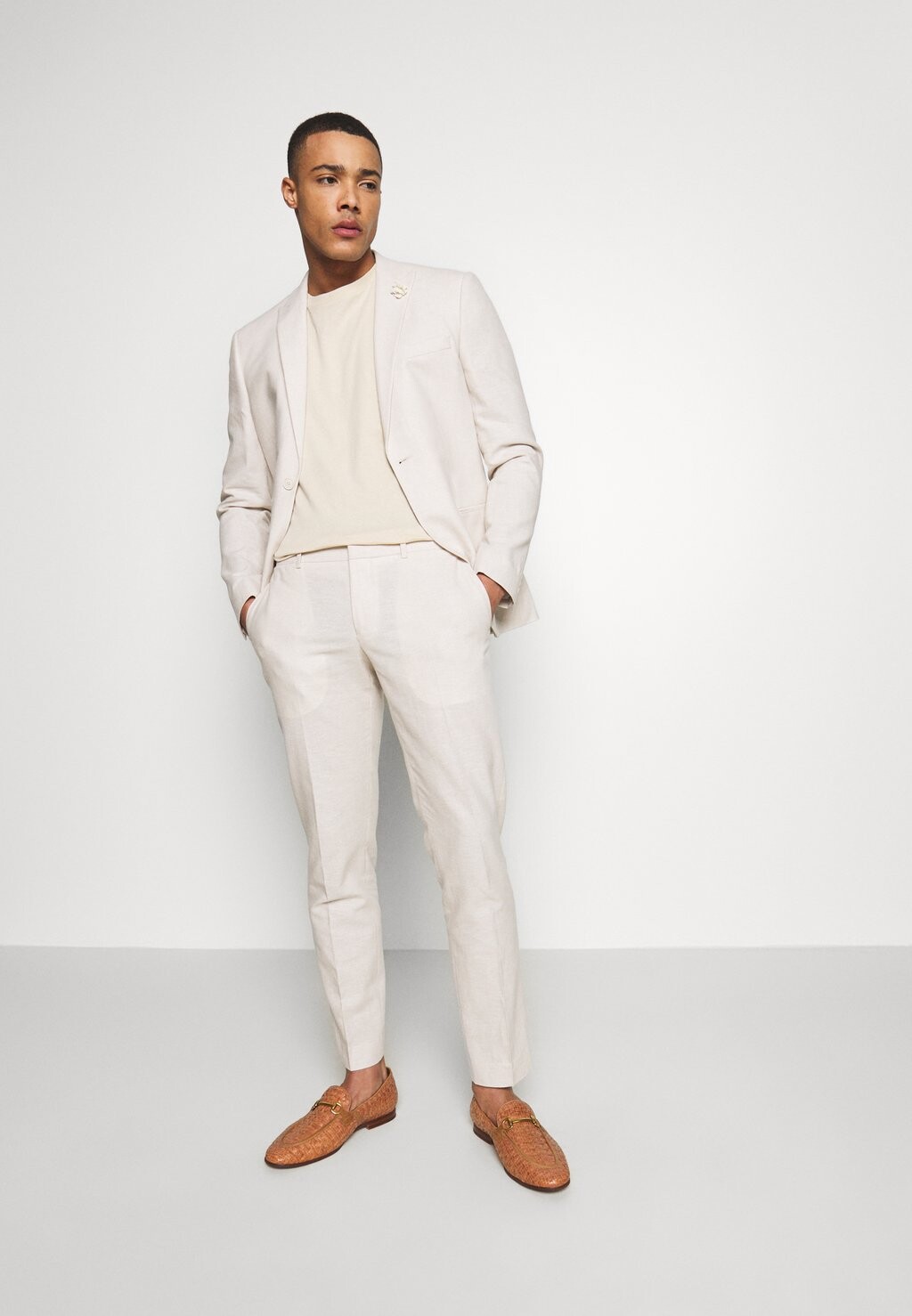 Костюм PLAIN WEDDING Isaac Dewhirst, цвет neutral
Костюм PLAIN WEDDING Isaac Dewhirst, цвет neutral