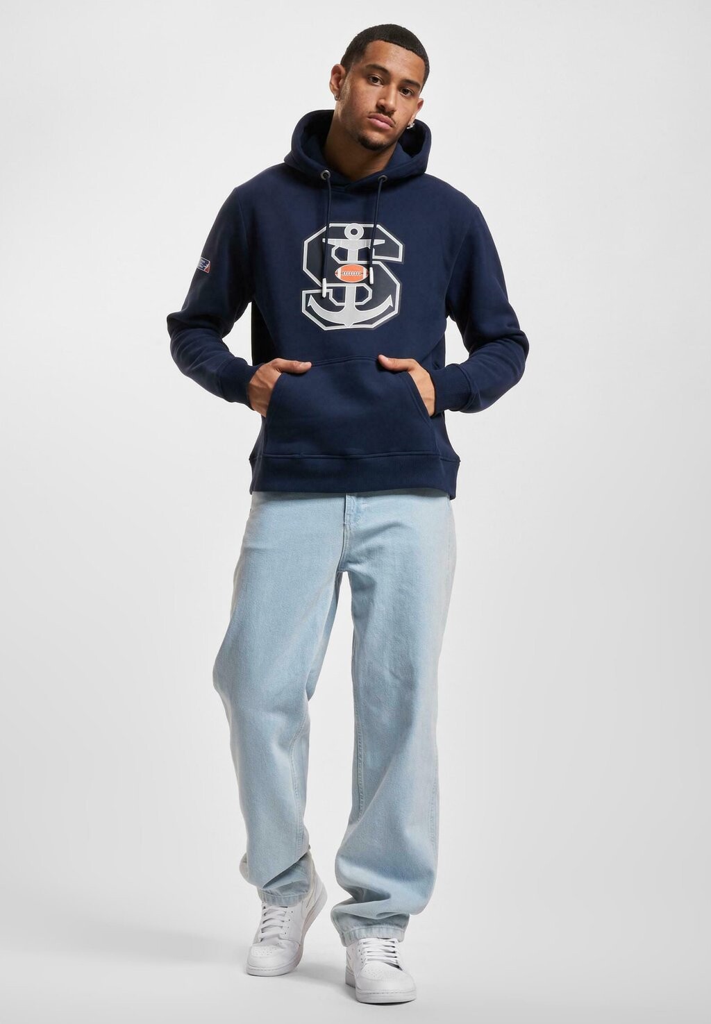 Толстовка с капюшоном SHOP EUROPEAN LEAGUE OF MILANO SEAMEN ICONIC DEF, темно-синий
Толстовка с капюшоном SHOP EUROPEAN LEAGUE OF MILANO SEAMEN ICONIC DEF, темно-синий