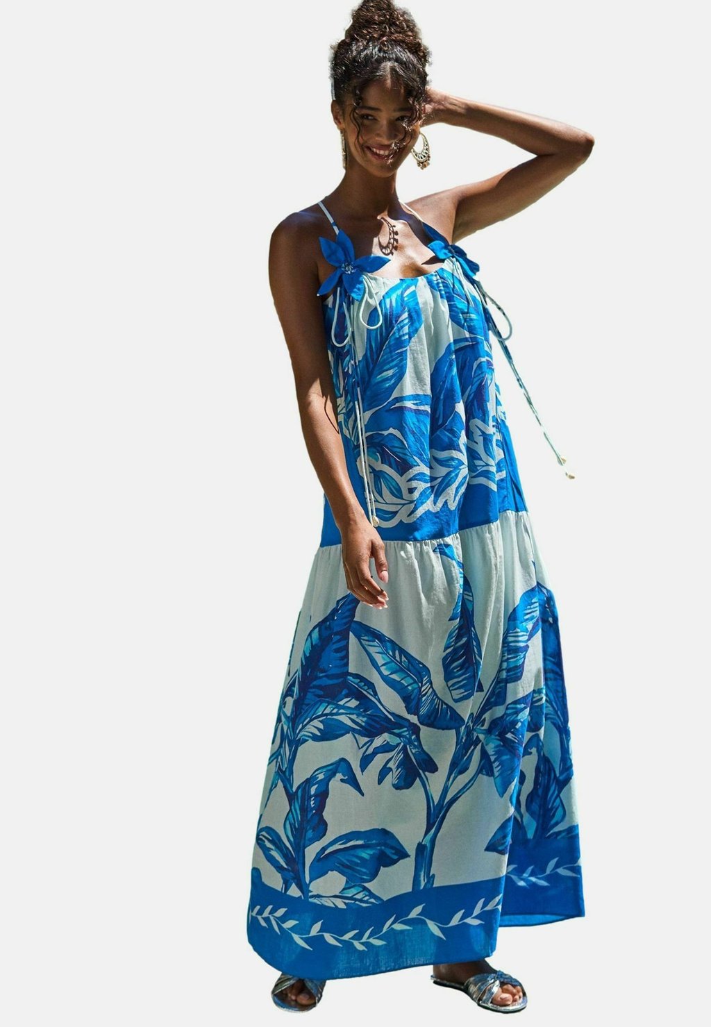 Платье макси REGULAR FIT - FLOWER APPLIQUE Friends Like These, синий
Платье макси REGULAR FIT - FLOWER APPLIQUE Friends Like These, синий