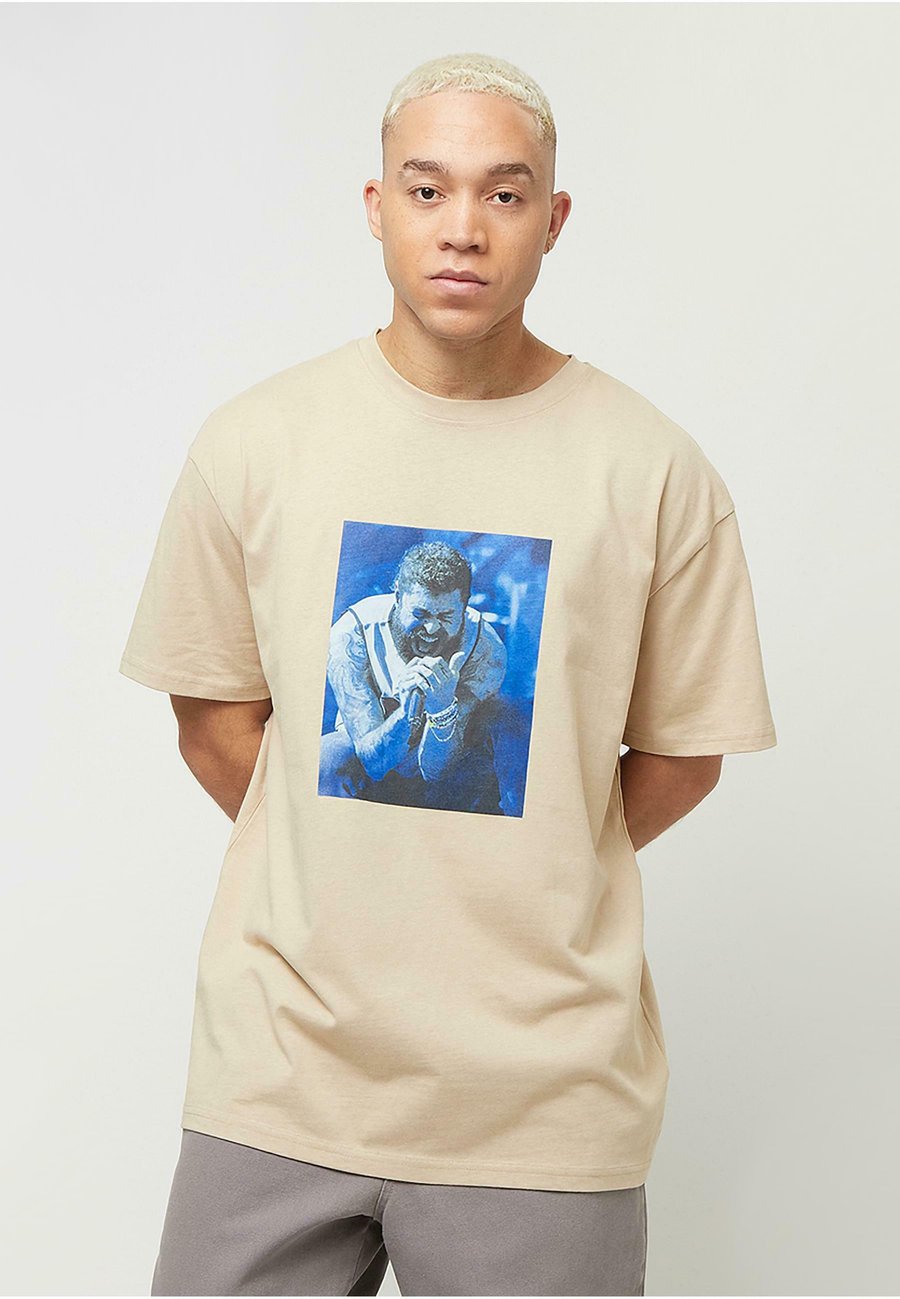 Футболка Mister Tee Print T-shirt, Wetsand/Sand, Бежевый, Футболка Mister Tee Print T-shirt, Wetsand/Sand
Футболка Mister Tee Print T-shirt, Wetsand/Sand, Бежевый, Футболка Mister Tee Print T-shirt, Wetsand/Sand