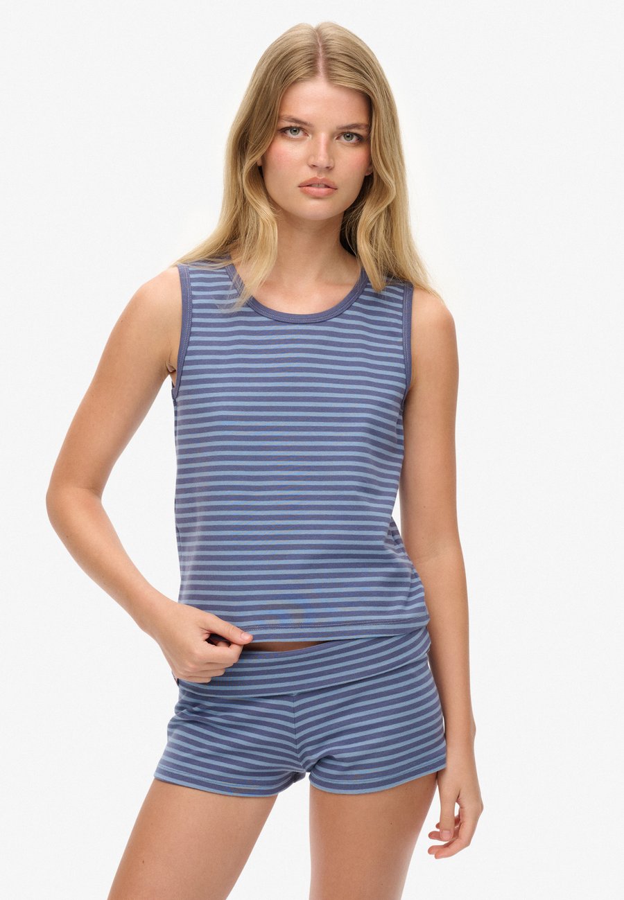 Топ Superdry & Co ATHLETIC ESSENTIALS STRIPE TANK , Mariner Navy Tidal Blue Stripe/Blue
Топ Superdry & Co ATHLETIC ESSENTIALS STRIPE TANK , Mariner Navy Tidal Blue Stripe/Blue