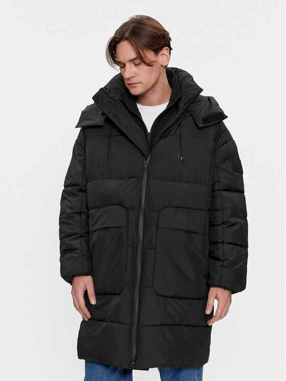 Пуховик свободного кроя Calvin Klein, черный
Пуховик свободного кроя Calvin Klein, черный