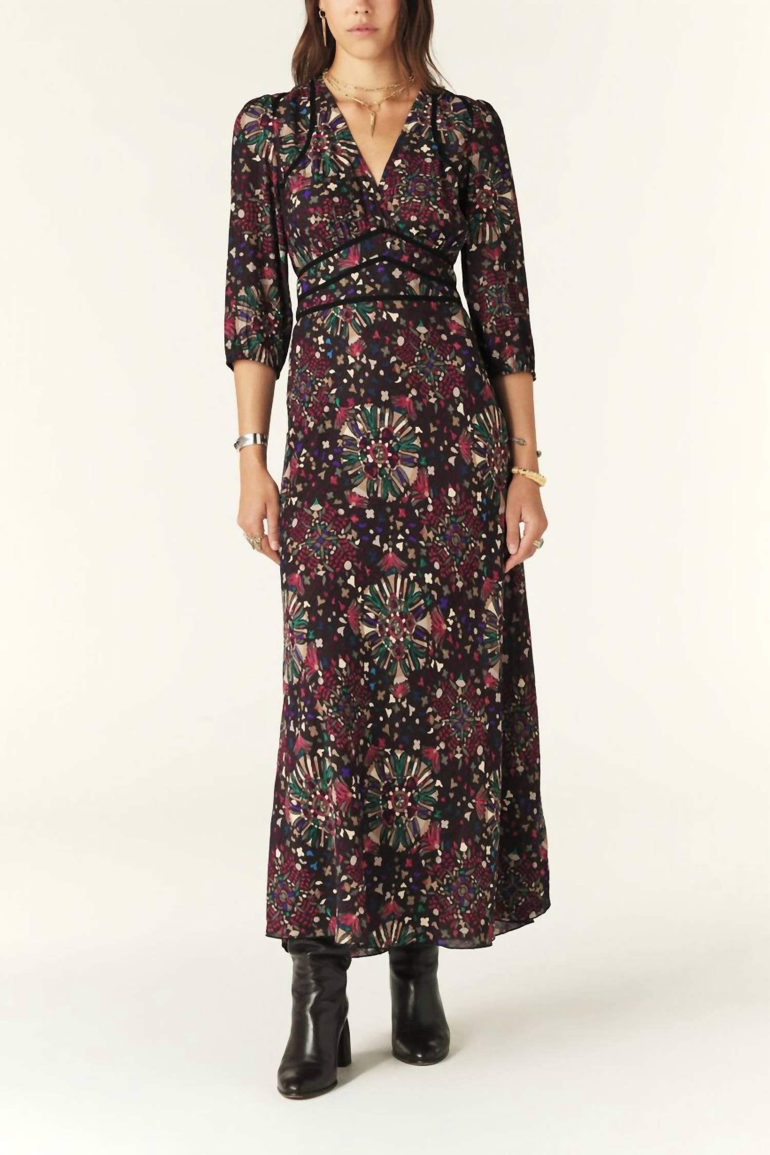 Платье Fazia цвета антрацит Ba&Sh, антрацит
Платье Fazia цвета антрацит Ba&Sh, антрацит