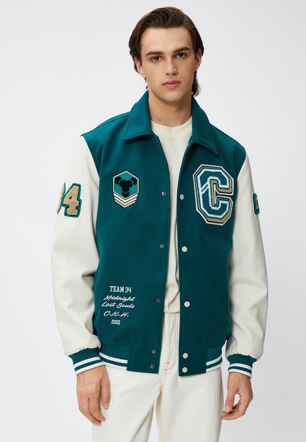 Куртка-бомбер CLASSIC EMBROIDERED POCKET DETAIL SNAP BUTTONED VARSITY Koton, цвет green
Куртка-бомбер CLASSIC EMBROIDERED POCKET DETAIL SNAP BUTTONED VARSITY Koton, цвет green