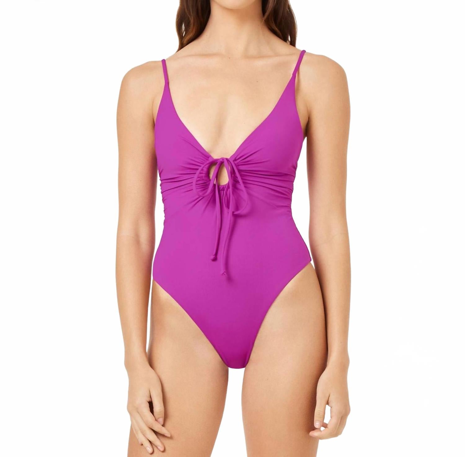 Классический цельный купальник Piper в малиновом цвете L Space
Классический цельный купальник Piper в малиновом цвете L Space