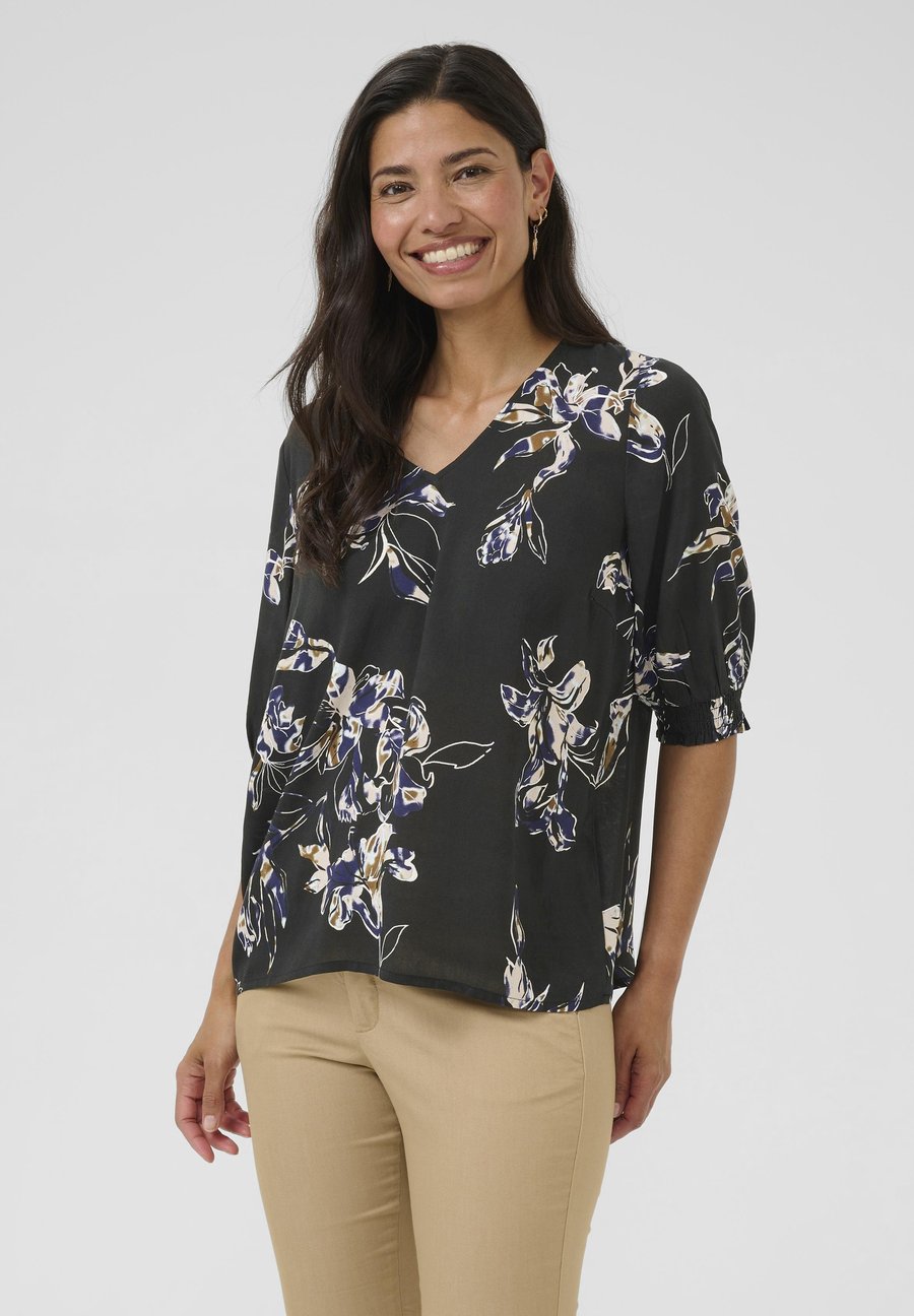 Блуза Bon'A Parte TRUDY, Black Blue Flowers/Black
Блуза Bon'A Parte TRUDY, Black Blue Flowers/Black