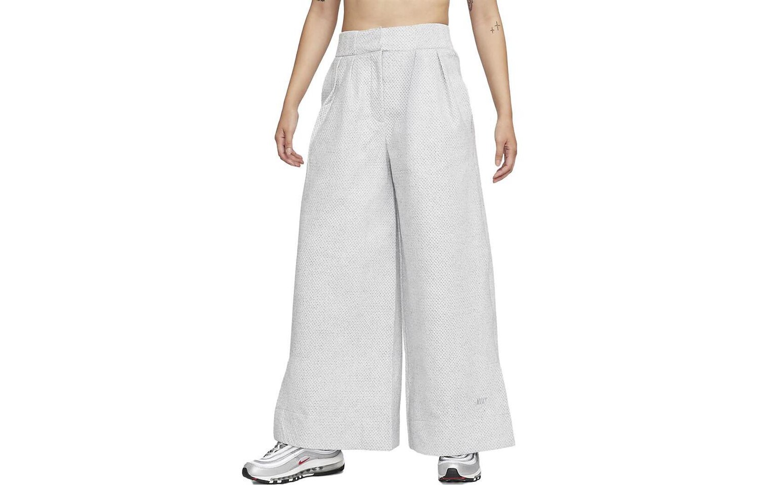 Повседневные брюки женские белые Nike
Повседневные брюки женские белые Nike