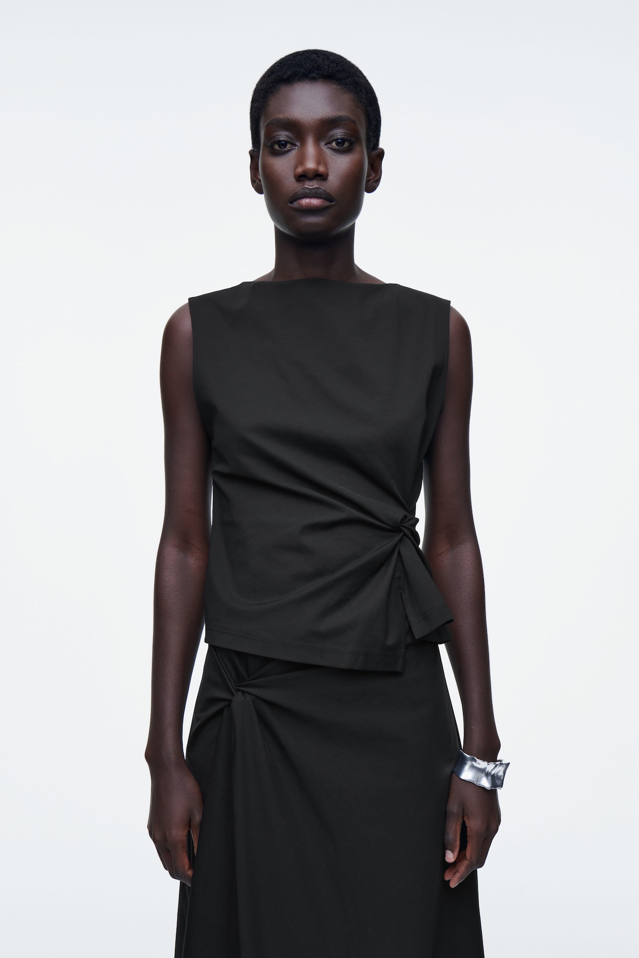 Блузка без рукавов с оборками COS, черный
Блузка без рукавов с оборками COS, черный