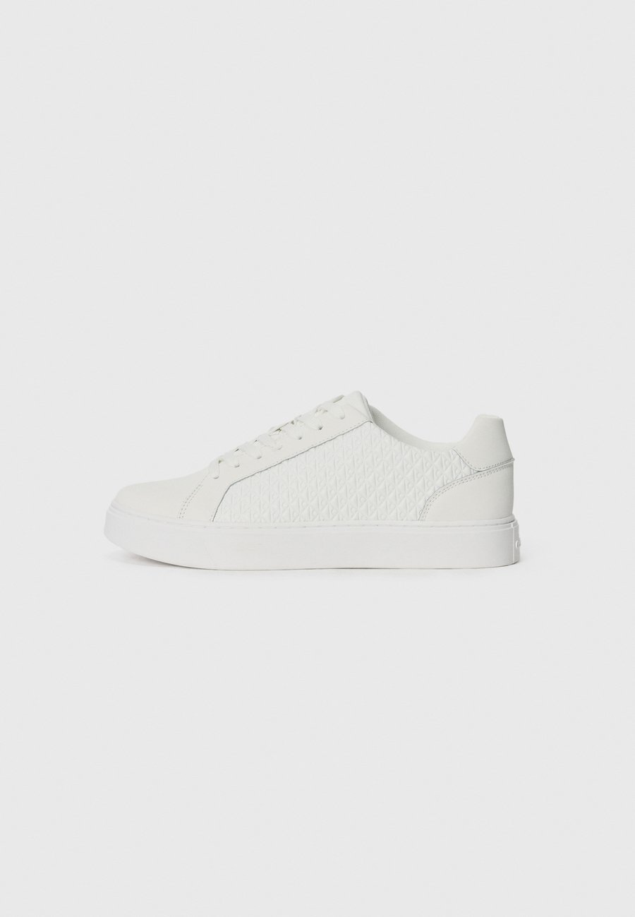 Кроссовки Calvin Klein Jeans CUPSOLE, Triple Bright White/White
Кроссовки Calvin Klein Jeans CUPSOLE, Triple Bright White/White