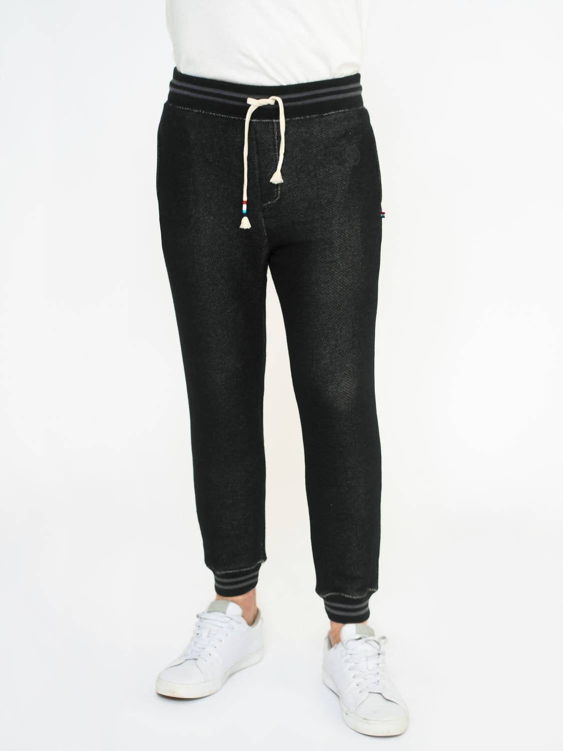 Мужские черные спортивные штаны Roma Sol Angeles, черный
Мужские черные спортивные штаны Roma Sol Angeles, черный