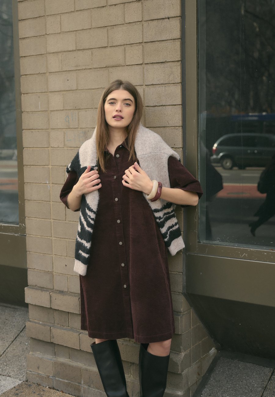 Платье Culture BAELA KLAY, Bitter Chocolate/Bordeaux
Платье Culture BAELA KLAY, Bitter Chocolate/Bordeaux