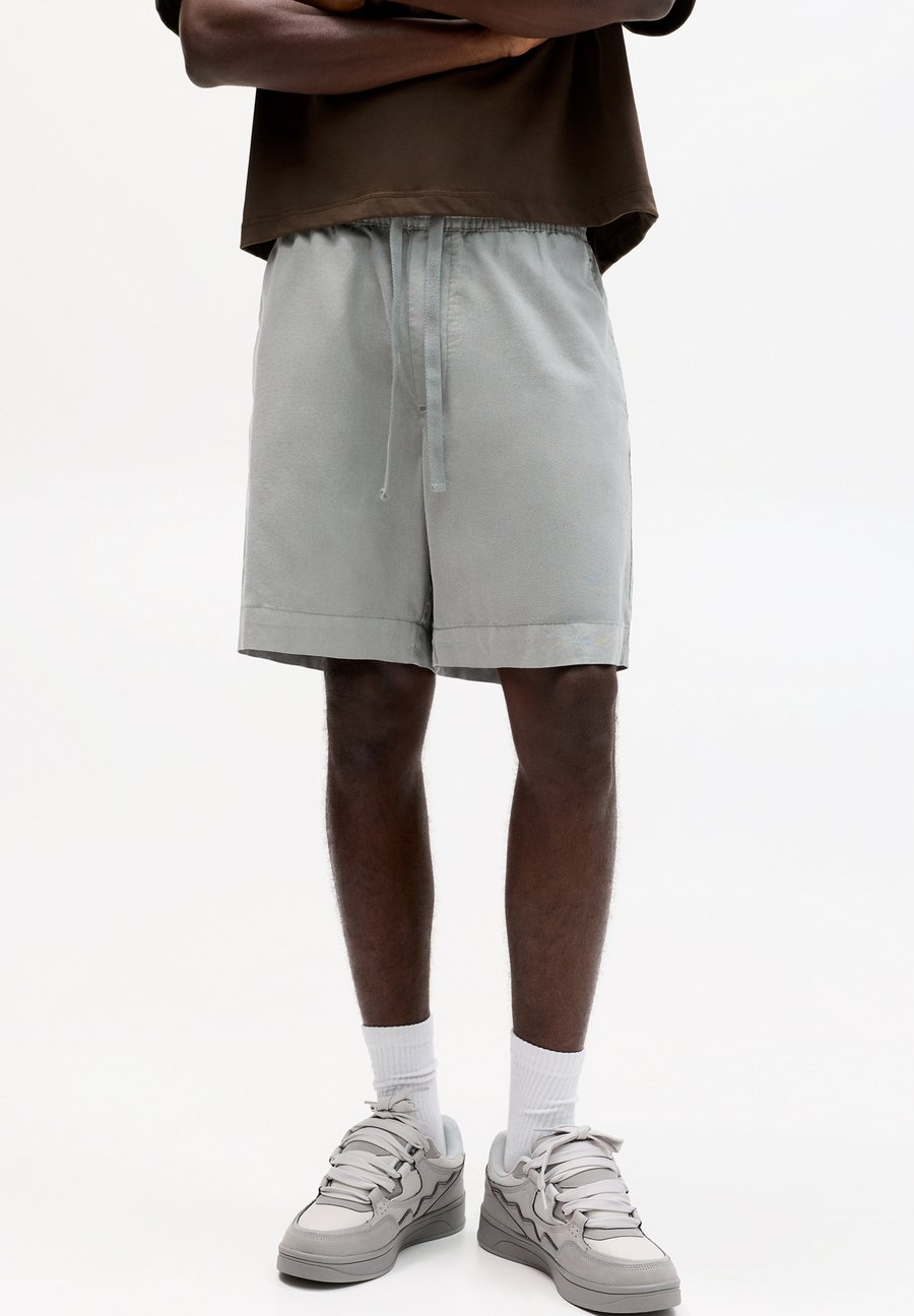 Шорты PULL&BEAR JOGGER BERMUDA, Grey
Шорты PULL&BEAR JOGGER BERMUDA, Grey