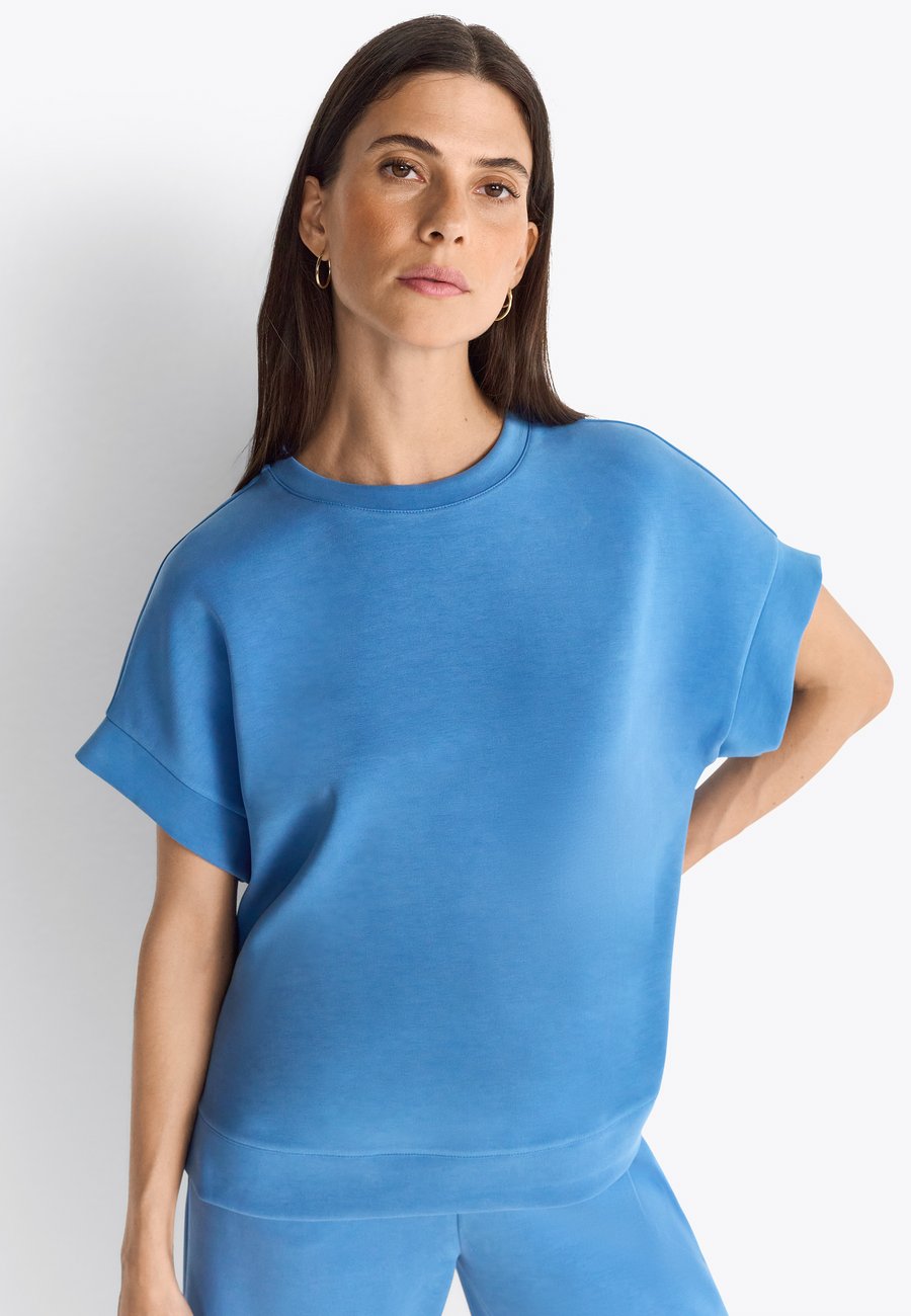 Футболка Rich & Royal Basic T-shirt, Bluebelle/Blue, Синий, Футболка Rich & Royal Basic T-shirt, Bluebelle/Blue
Футболка Rich & Royal Basic T-shirt, Bluebelle/Blue, Синий, Футболка Rich & Royal Basic T-shirt, Bluebelle/Blue