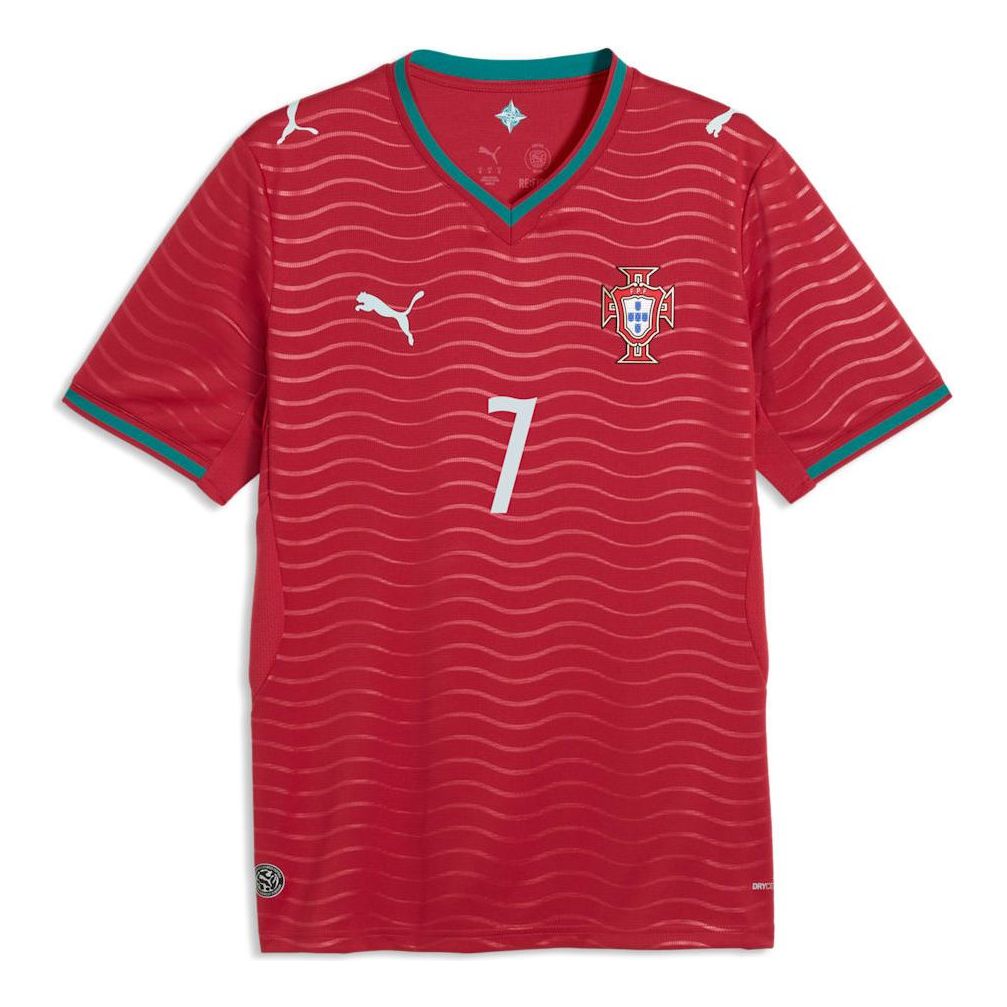 Домашняя футболка сборной Португалии 2026 года от Puma, номер игрока 'Club Red Green Lagoon'
Домашняя футболка сборной Португалии 2026 года от Puma, номер игрока 'Club Red Green Lagoon'