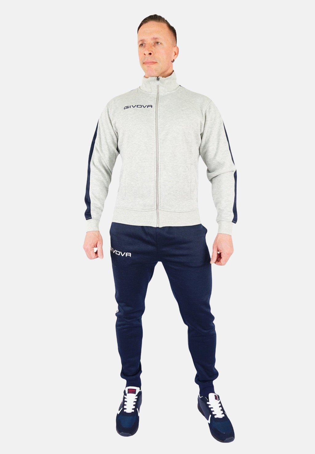 Спортивный костюм REVOLUTION SET Givova, серый
Спортивный костюм REVOLUTION SET Givova, серый