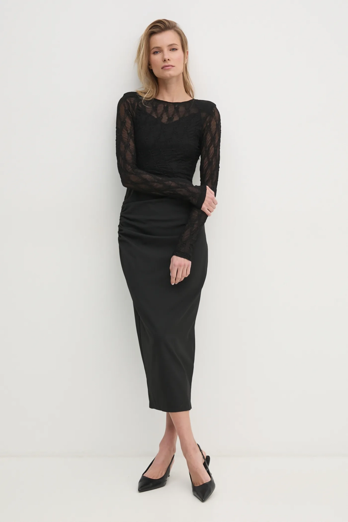 Платье Answear Lab, черный
Платье Answear Lab, черный