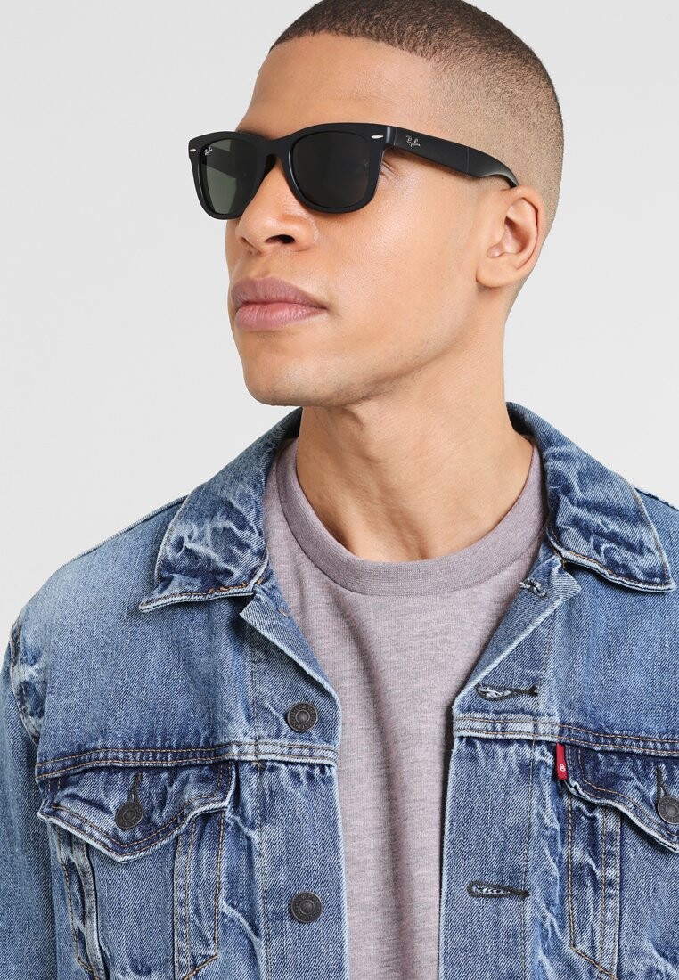 Солнцезащитные очки Ray-Ban, черный
Солнцезащитные очки Ray-Ban, черный