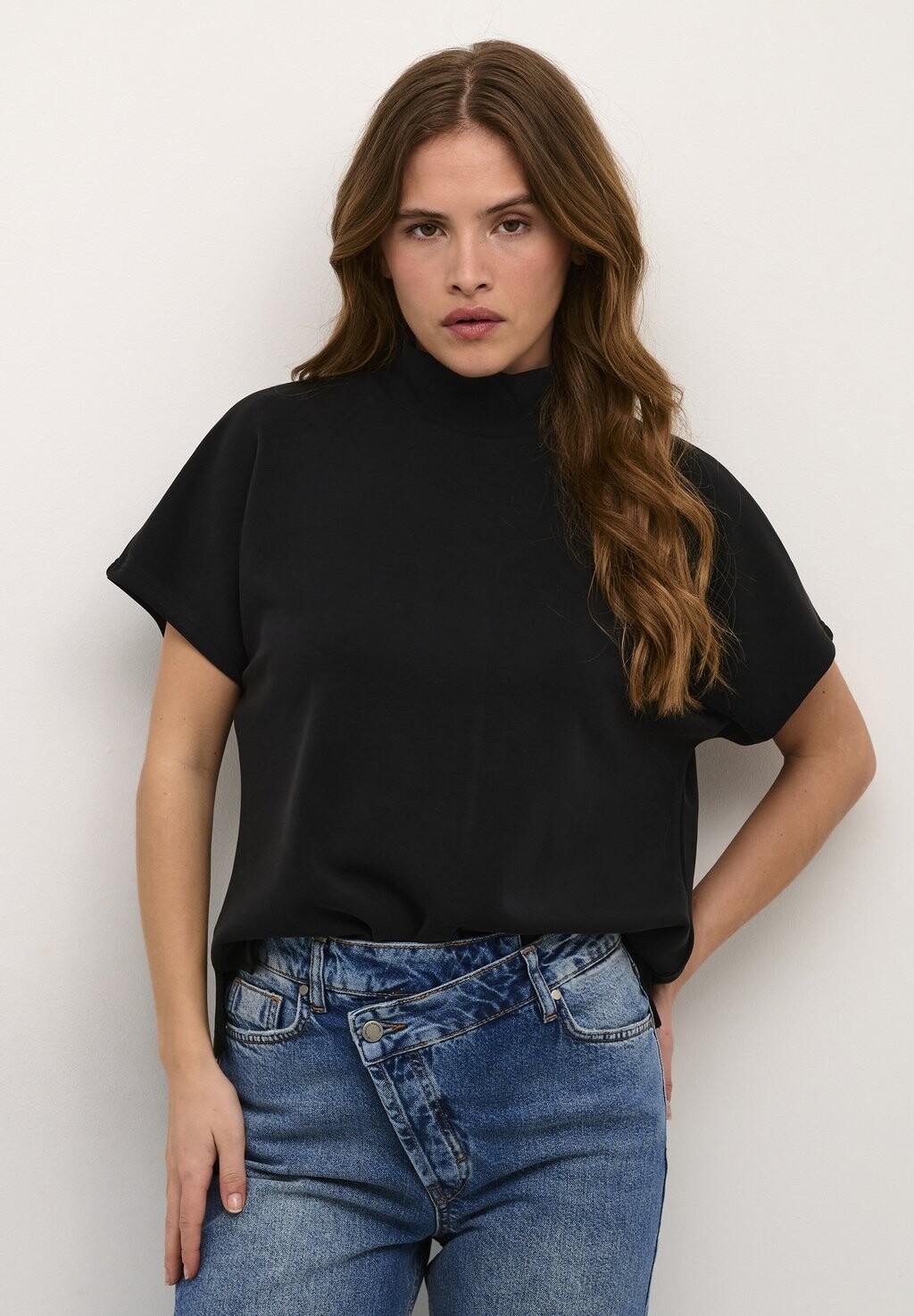 Футболка базовая ELLE My Essential Wardrobe, цвет black
Футболка базовая ELLE My Essential Wardrobe, цвет black