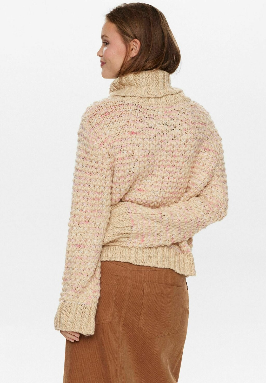 Джемпер WILNA Nümph, светло-коричневый
Джемпер WILNA Nümph, светло-коричневый