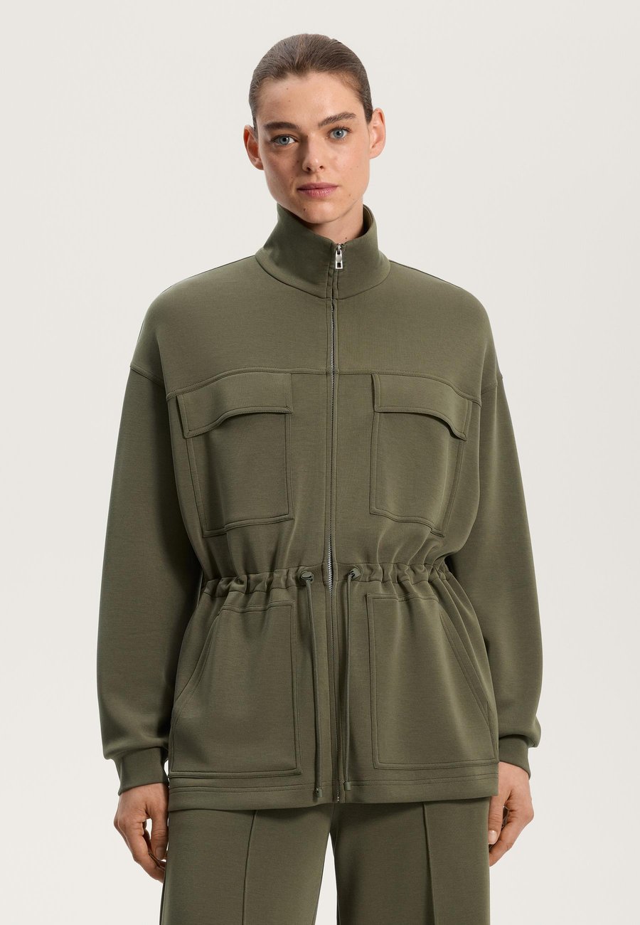 Толстовка OYSHO SOFT TOUCH WITH POCKETS LONG, Khaki
Толстовка OYSHO SOFT TOUCH WITH POCKETS LONG, Khaki